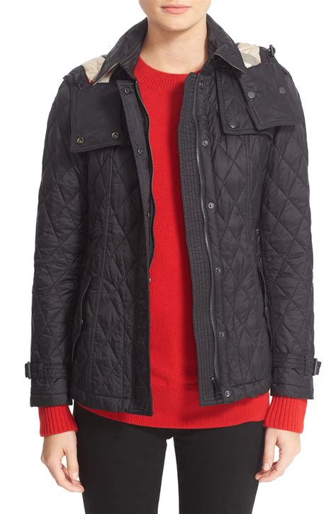 Burberry Finsbridge Quilted Coat .